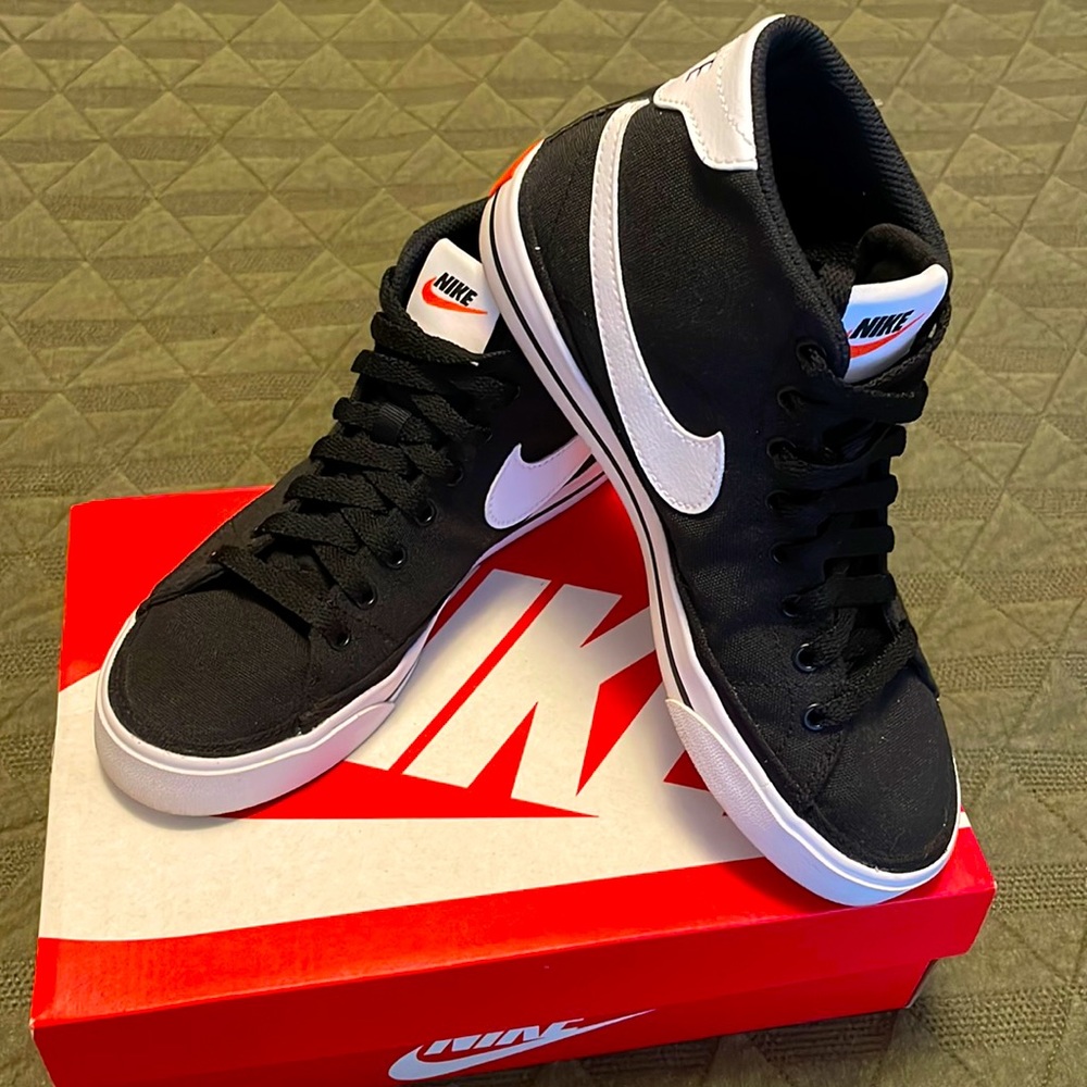 Nike Court Legacy canvas mid top size 7.5 Womens